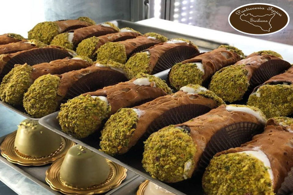Cannoli tipici.