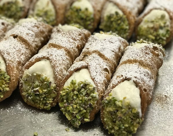Pasticceria artigianale siciliana Cannoli siciliani artigianali.