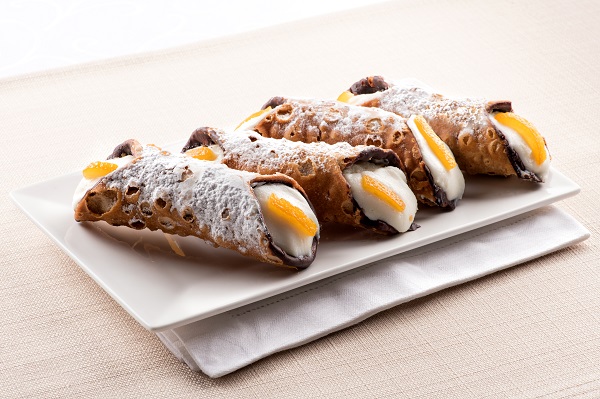 Cannoli tradizionali.