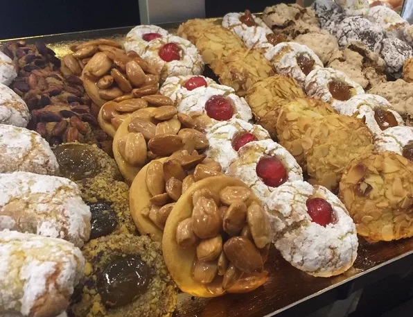 Varietà di dolci secchi tradizionali di Catania.