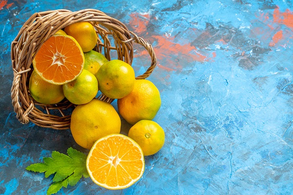 Gli agrumi sono uno degli ingredienti principali dei dolci tradizionali.